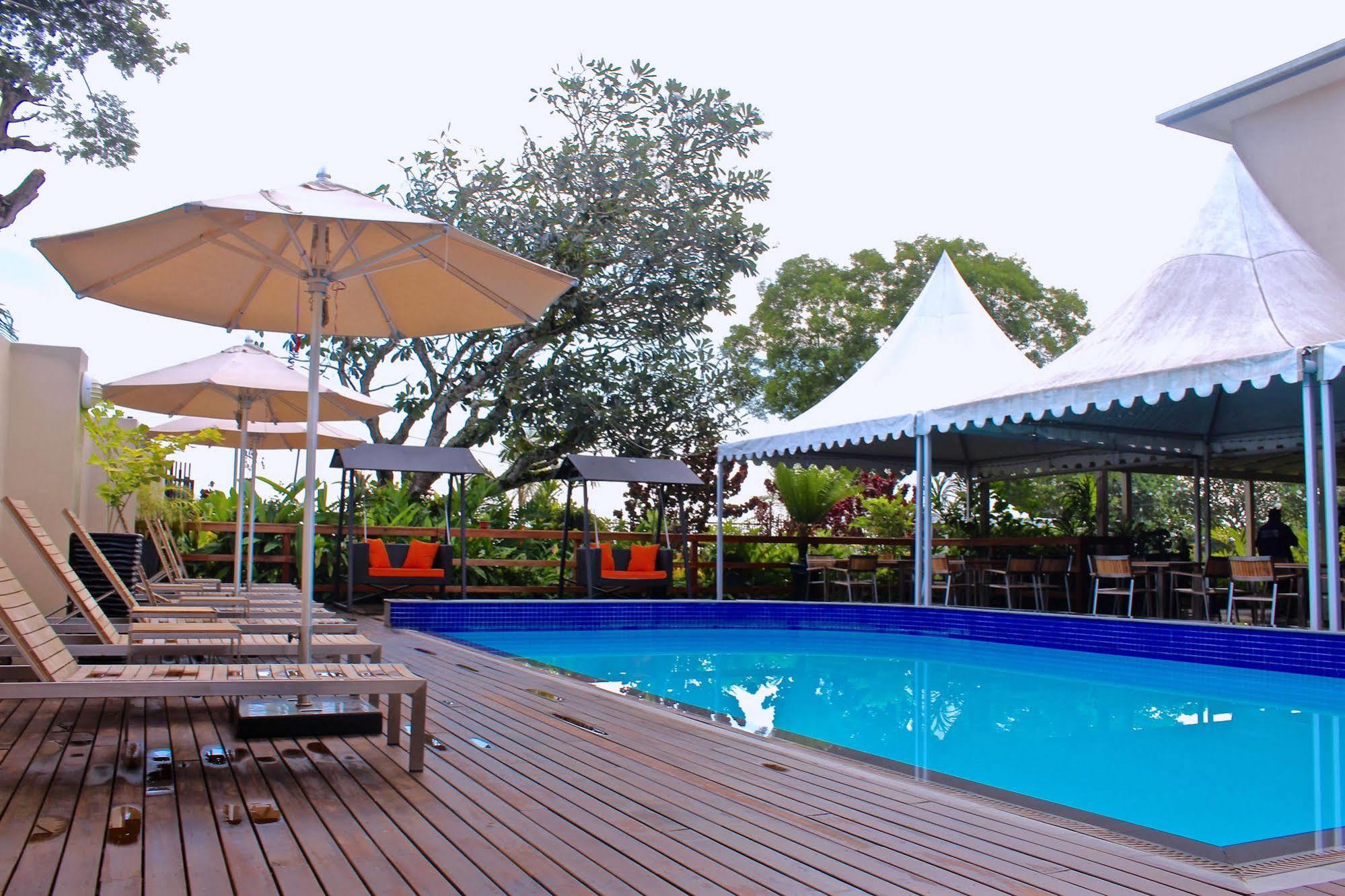 Gazelle International Hotel Kokopo Exterior photo